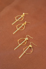 X-GOLD-PLATED LONG BAR AND CIRCLE RING EARRINGS